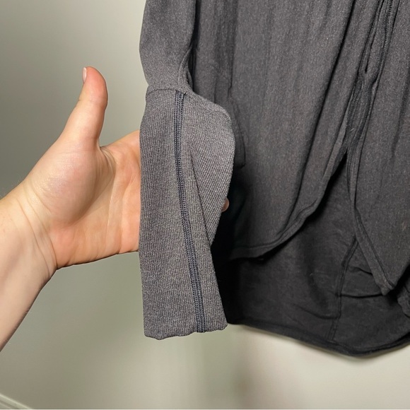 Lululemon women's Heathered Mod Black To & Flow Wrap oversized cardigan in US 2 - Picture 6 of 11